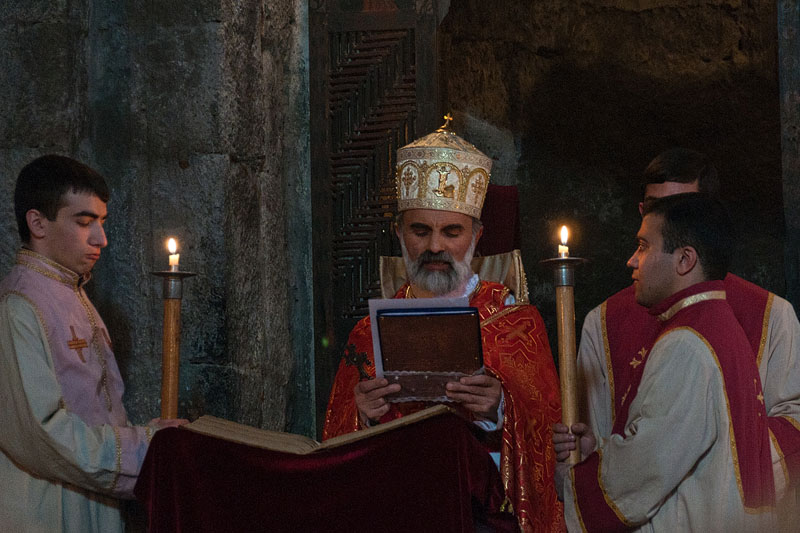 Messe in der Kirche am Sevan-See