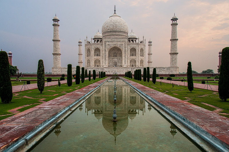 ca. 06.00 Uhr morgens beim Taj Mahal