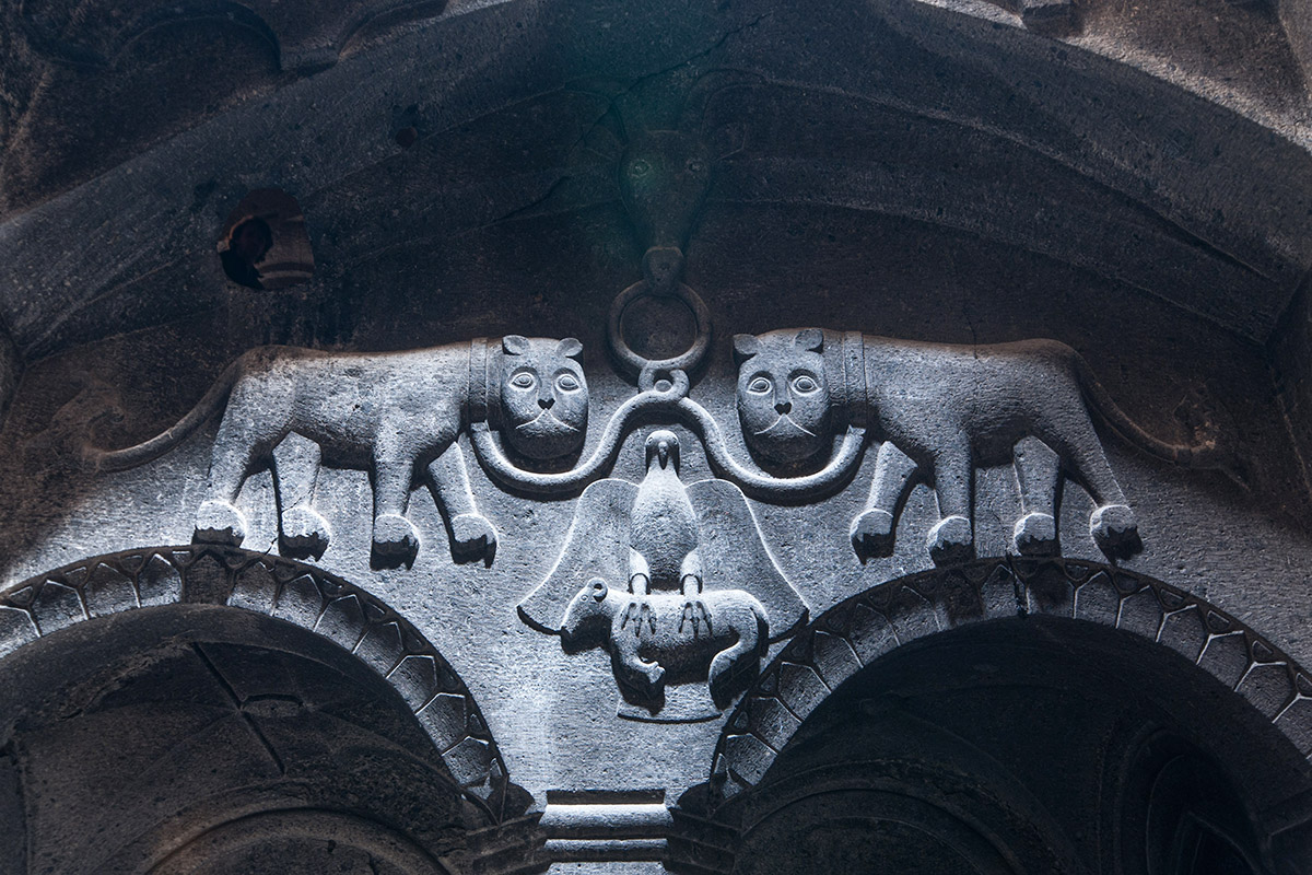 im Kloster Geghard