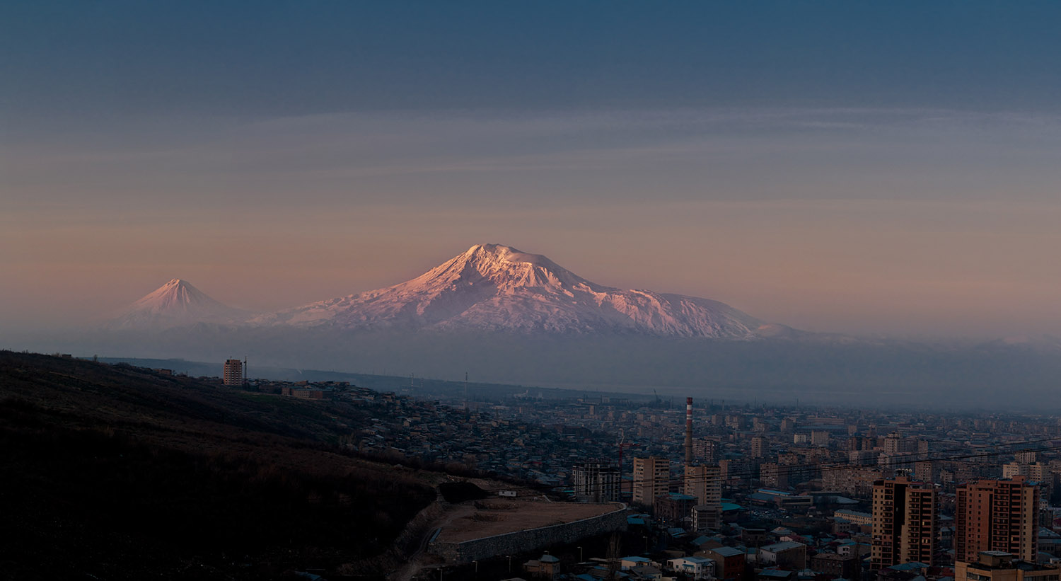 der Ararat, 5.137m, steht derzeit auf türkischem Staatsgebiet. Sonnenaufgang 6.30 Uhr früh