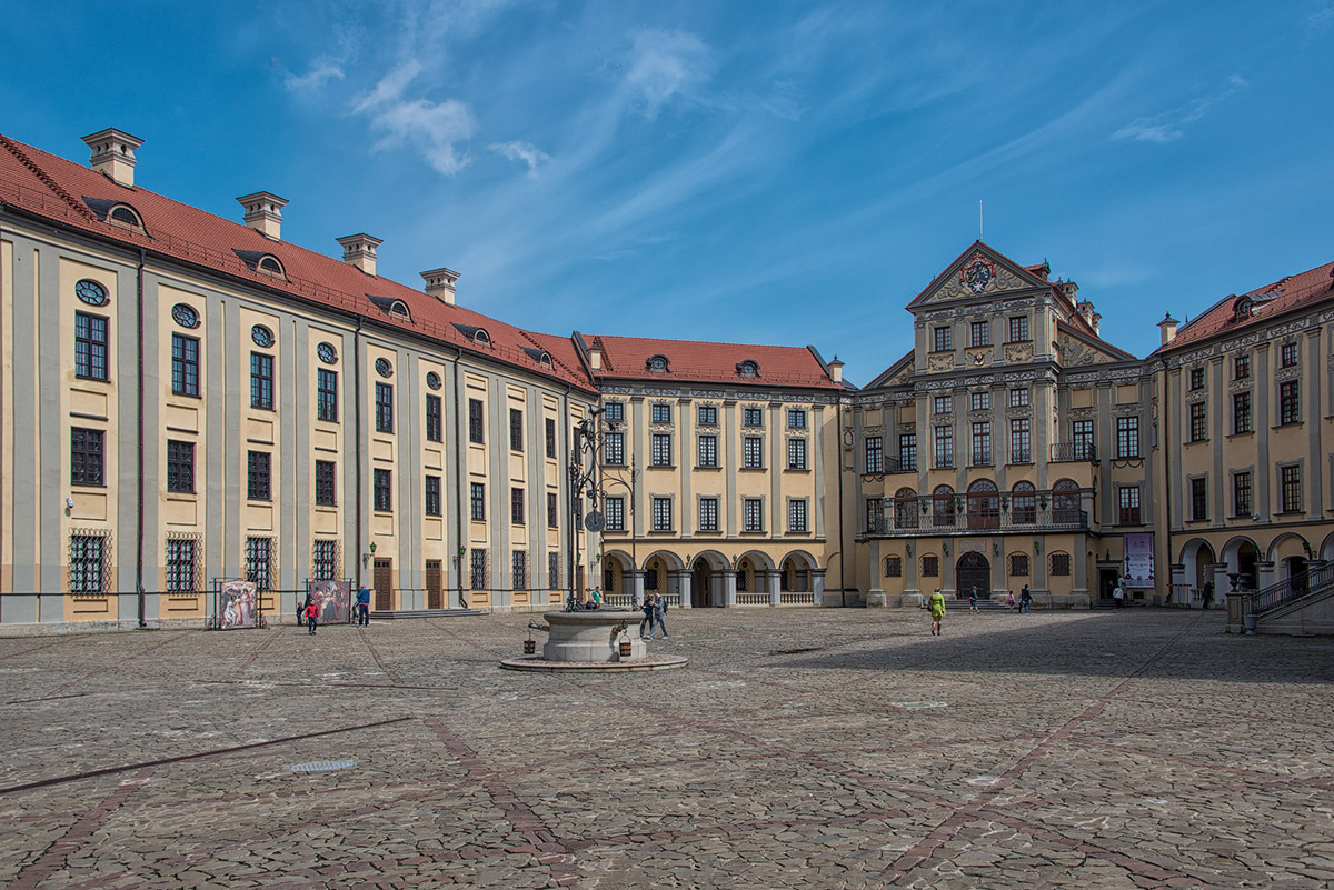 im Schlosshof
