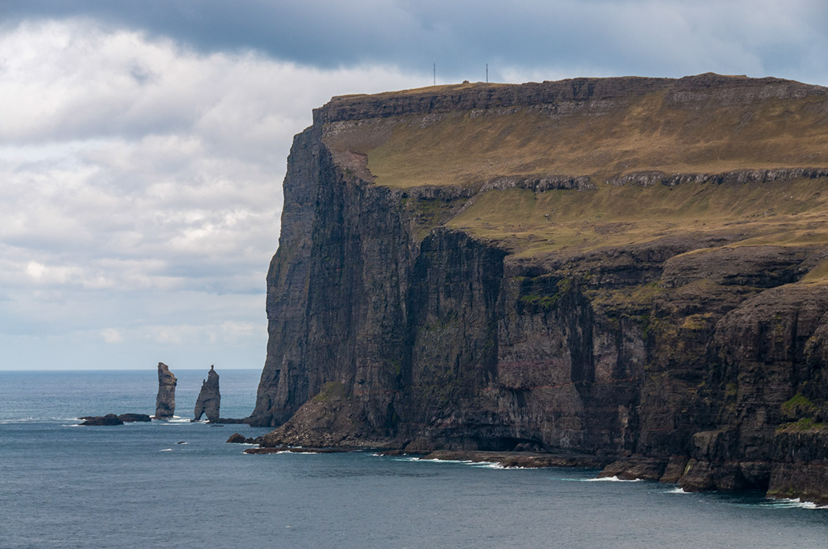 "Risin" und "Kellingin" - das bekannteste Naturdenkmal der Färöer