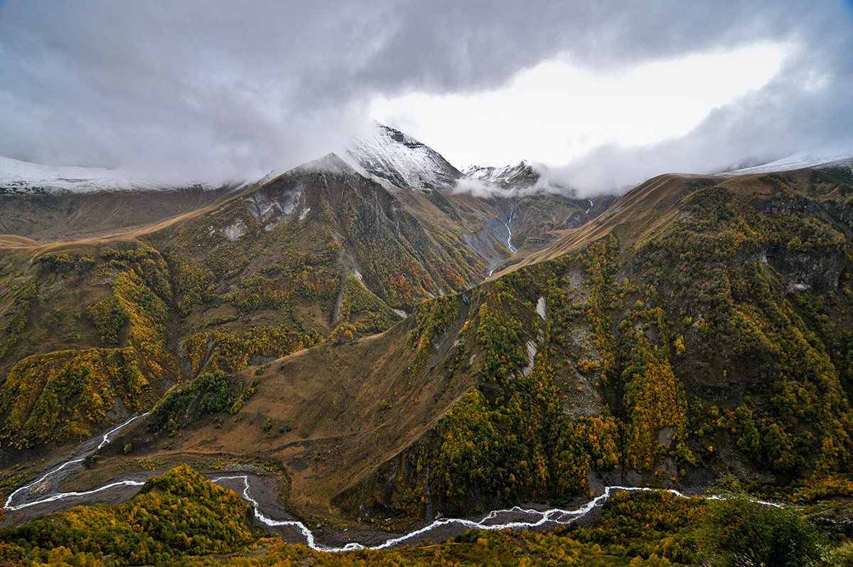 Pass zwischen Gudauri und Kasbegi im Hohen Kaukasus