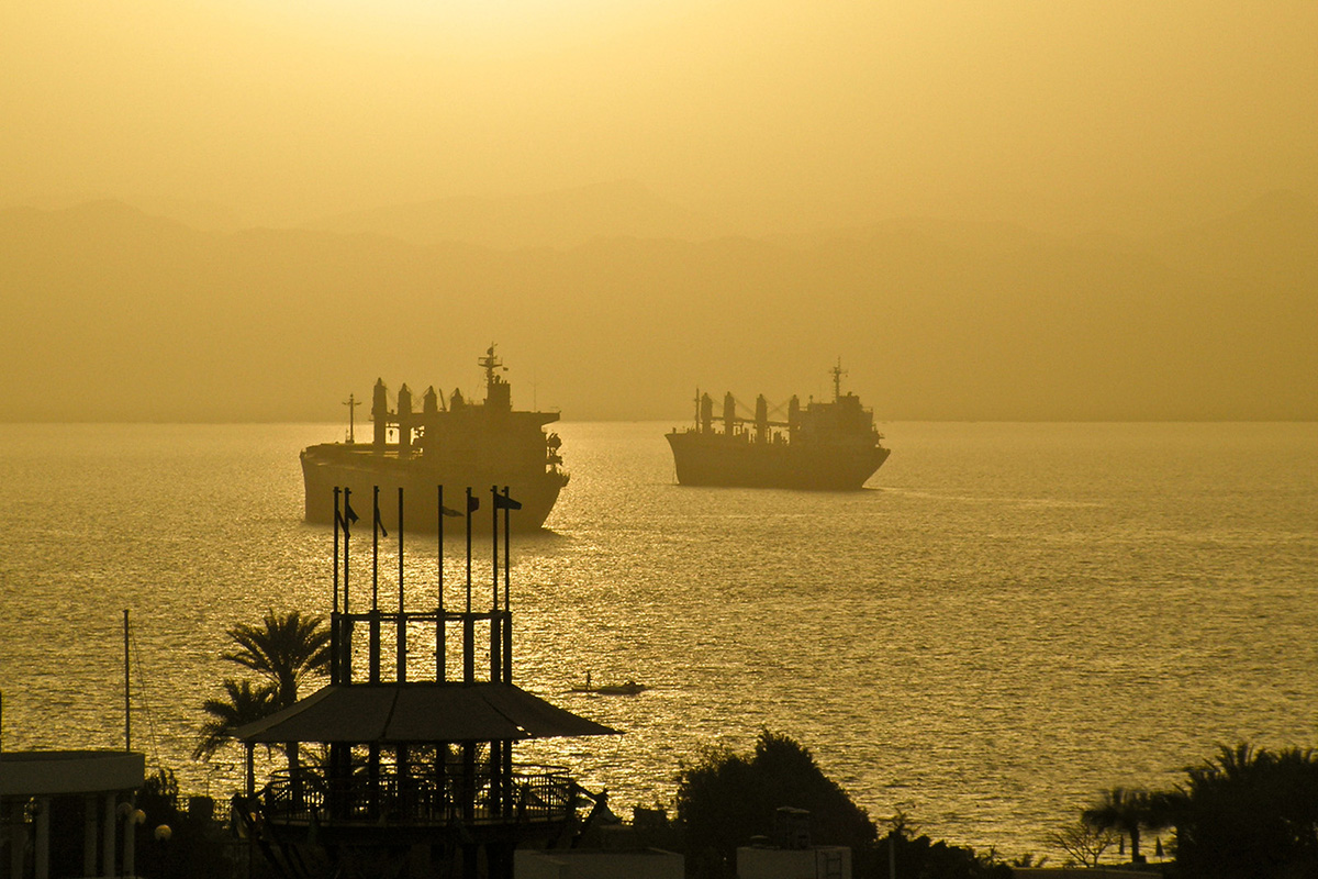 Der Hafen von Aqaba im letzten Abendlicht