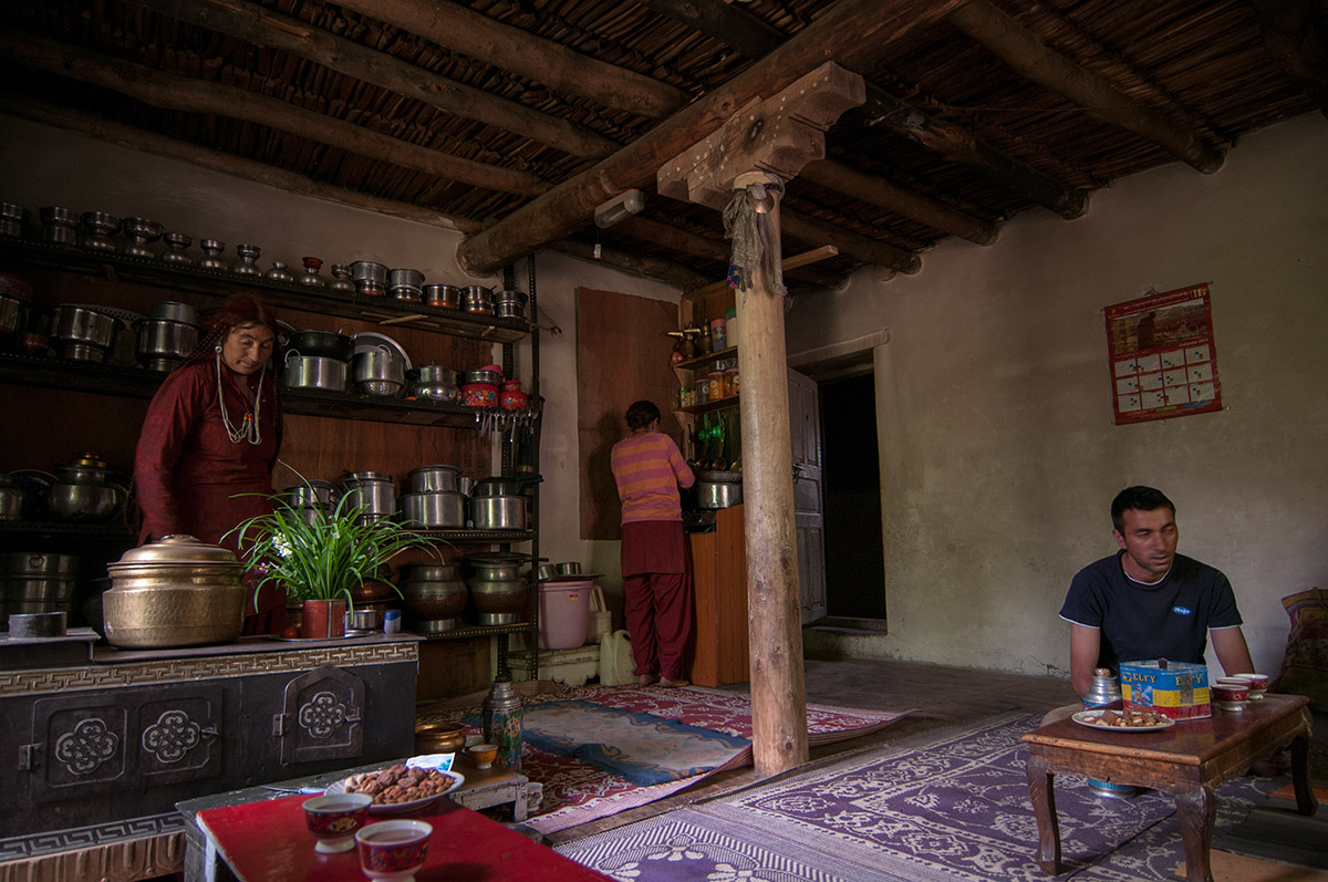 zu Besuch bei einer Drokpa-Familie in Dha