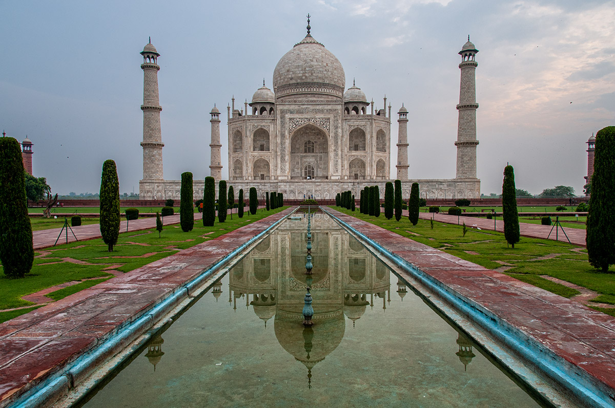 ca. 06.00 Uhr morgens beim Taj Mahal