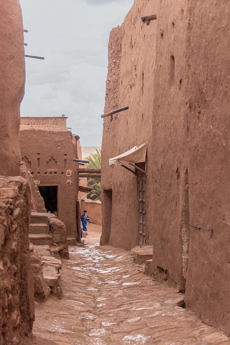 in den Straßen von Aït-Ben-Haddou