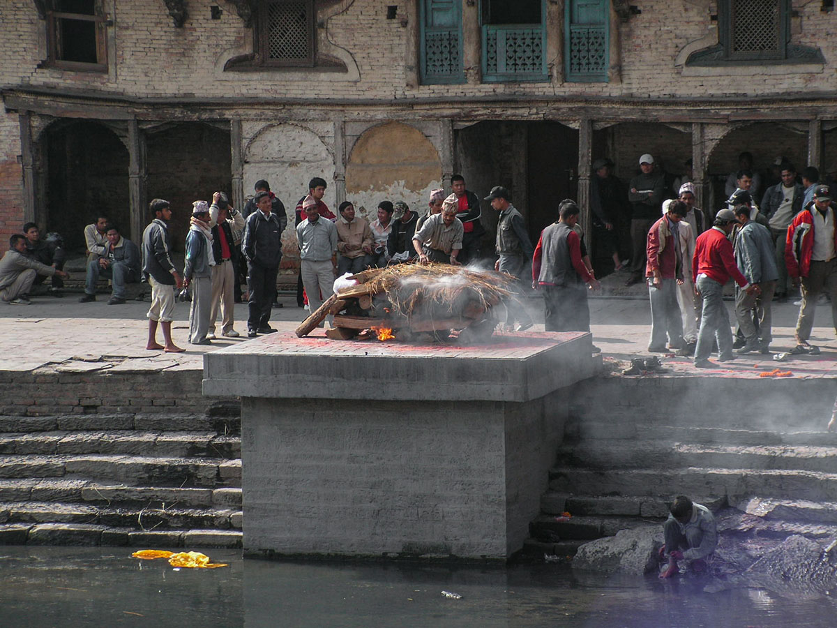 Hindu-Tempel von Pashupatinath, Leichenverbrennung