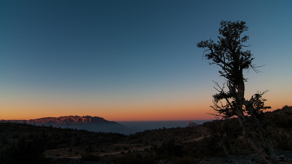 Sonnenaufgang im Hajargebirge auf ca. 2.500m