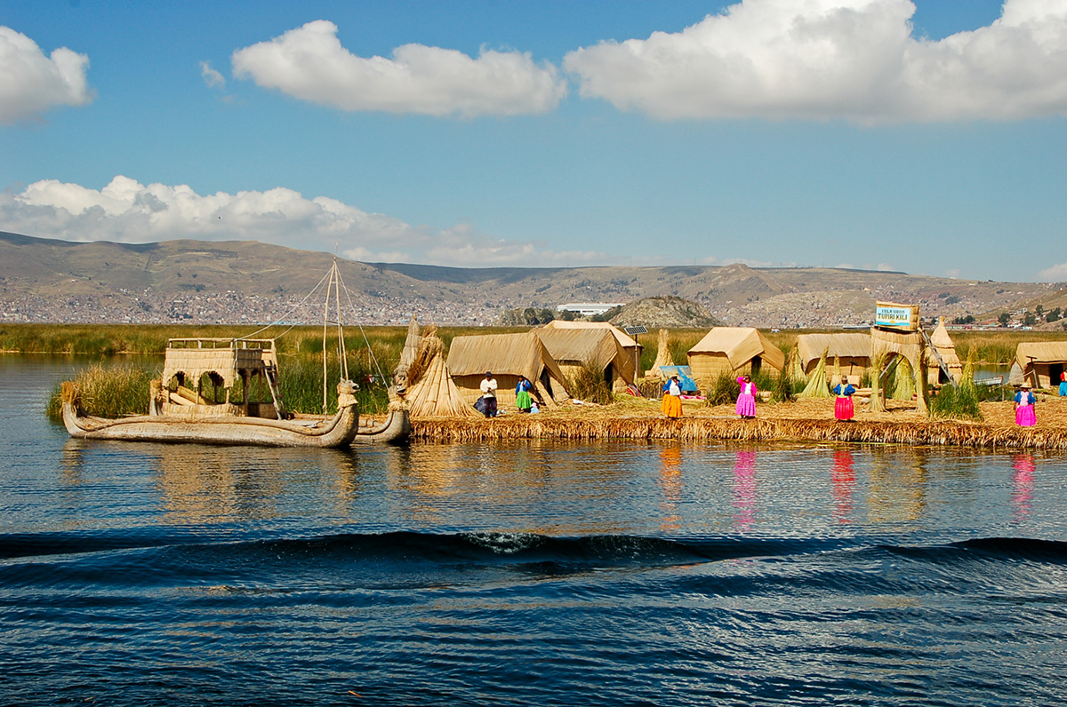 Uros-Siedlung am Titicaca-See